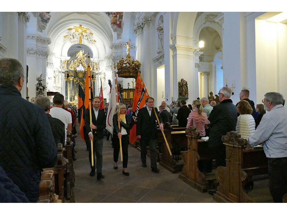 Abschlussvesper der Bischofskonferenz mit Austeilung des Bonifatiussegens (Foto: Karl-Franz Thiede)